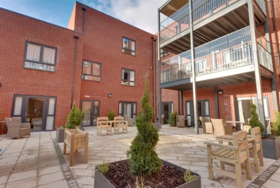 care-home-builders-berkshire2.png